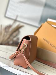 Louis Vuitton LV Soft Twist Cognac 27 x 19 x 9 cm - 6