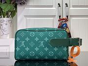 Louis Vuitton LV Locker Dopp Kit Green 23 x 13 x 12 cm - 3