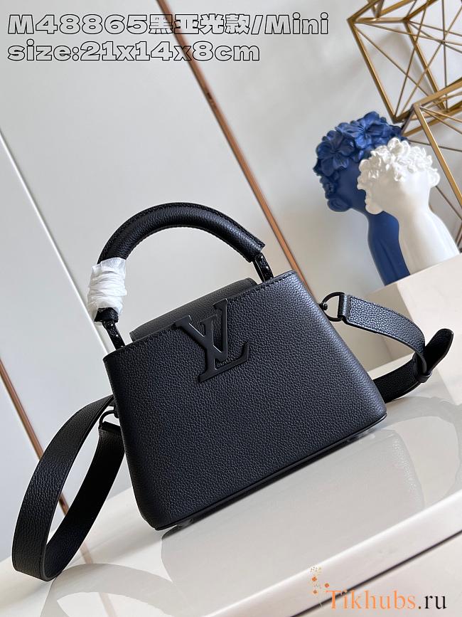 Louis Vuitton LV Mini Capucines Bag Black 21x14x8cm - 1