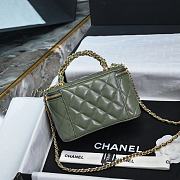 Chanel 24B Vanity Case Green Lambskin 19x9.5x8cm - 4