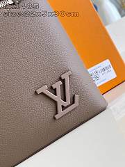 Louis Vuitton LV Takeoff Pouch Brown 30x22x5cm - 4