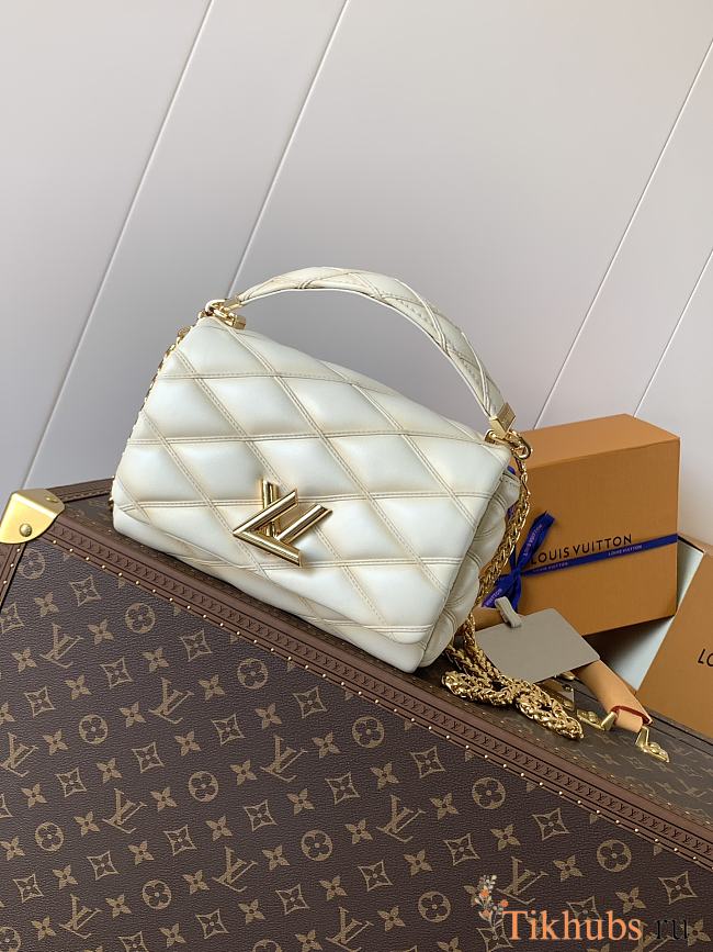 Louis Vuitton LV GO-14 MM Vanille 23 x 16 x 10 cm - 1