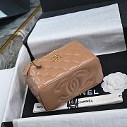 Chanel 24B Vanity Case Beige Lambskin 19x9.5x8cm - 4