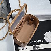 Chanel 24B Vanity Case Beige Lambskin 19x9.5x8cm - 2