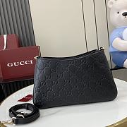 Gucci GG Emblem Small Shoulder Bag Black 18x13.5x10cm - 6