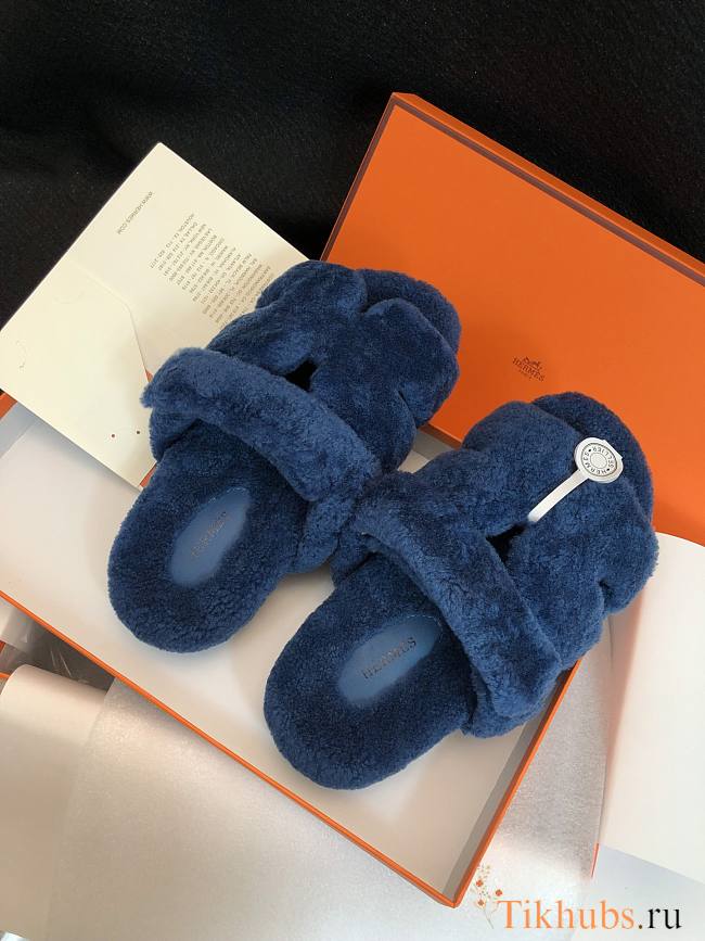 Hermès Chypre Sandals Blue Shearling - 1