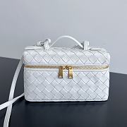 Bottega Veneta Vanity Case Crossbody Bag White 22x12.5x5cm - 1