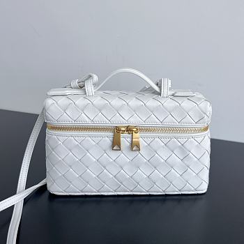 Bottega Veneta Vanity Case Crossbody Bag White 22x12.5x5cm