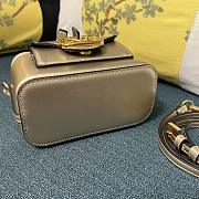 Valentino Garavani Leather Locò Gold Vanity Case 16.5x10x7.5cm - 4