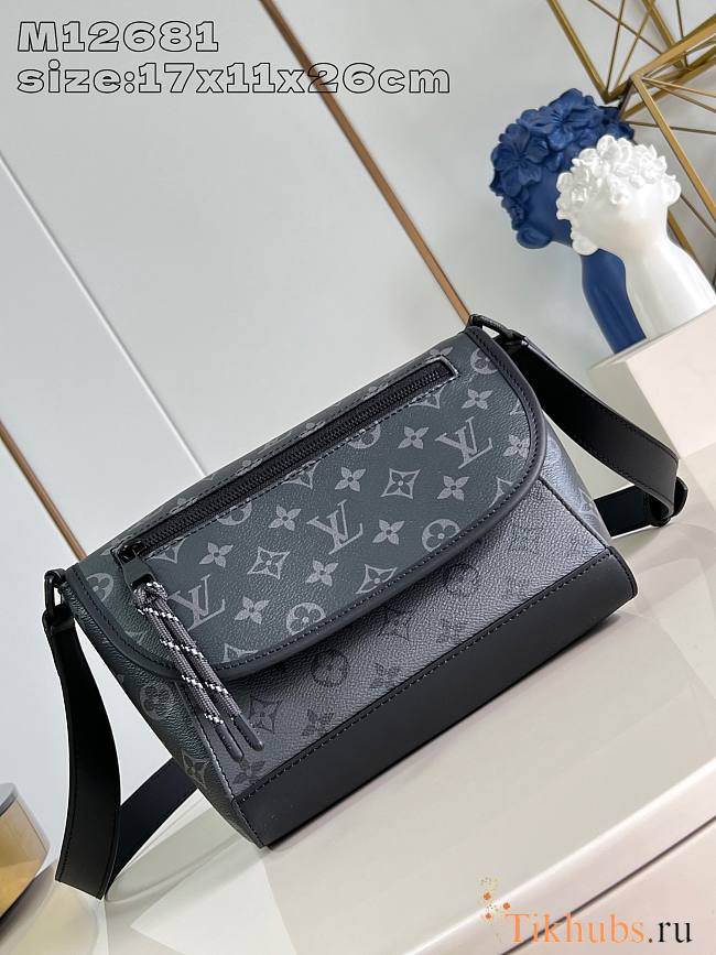 Louis Vuitton LV Pulse Messenger Bag Monogram 26.6x17x11cm - 1