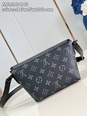 Louis Vuitton LV Pulse Wearable Wallet 22.5x16x5 cm - 4