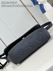 Louis Vuitton LV Pulse Bag Black G65 22.5x16x5cm - 6