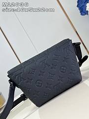 Louis Vuitton LV Pulse Bag Black G65 22.5x16x5cm - 4