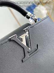 Louis Vuitton LV Capucines East-West Mini Bag Black 22x12x8cm - 2