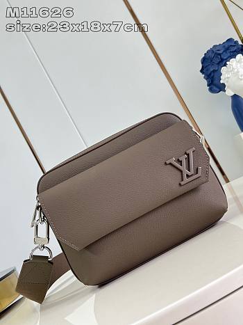 Louis Vuitton LV Fastline Messenger Brown 23.5x18x7cm 