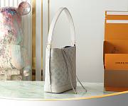 Louis Vuitton LV Flore Mahina Brume Grey 28 x 27 x 10 cm - 4