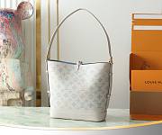 Louis Vuitton LV Flore Mahina Brume Grey 28 x 27 x 10 cm - 3