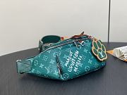 Louis Vuitton LV Bumbag Green 30x15x8cm - 6