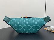 Louis Vuitton LV Bumbag Green 30x15x8cm - 4