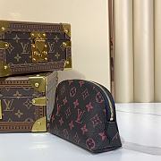 Louis Vuitton LV Pochette Cosmétique PM 19x12x6cm - 5