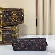 Louis Vuitton LV Pochette Cosmétique PM 19x12x6cm - 2