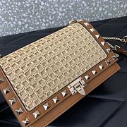 Valentino Garavani Rockstud Raffia Effect Pouch 18.5x12x4cm - 6