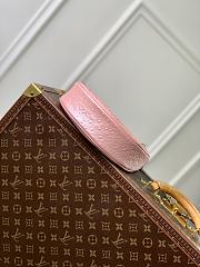 Louis Vuitton LV Loop PM Pink Ostrich 23x13x6cm - 2