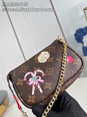 Louis Vuitton LV Mini Pochette Accessoires 15.5x10.5x4cm - 2