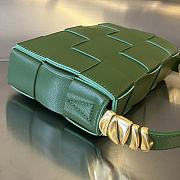 Bottega Veneta Cassette Green Shoulder Bag 23x15x5.5cm - 4