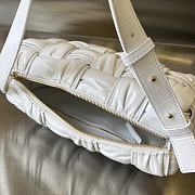 Bottega Veneta Brick Cassette Shoulder Bag White 28x14x10cm - 4