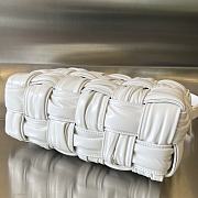 Bottega Veneta Brick Cassette Shoulder Bag White 28x14x10cm - 3