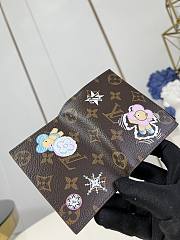 Louis Vuitton LV Lisa Wallet Monogram 9x11.5x1.5cm  - 5