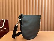 Gucci B Small Crossbody Bag Black 40x31x3cm - 4