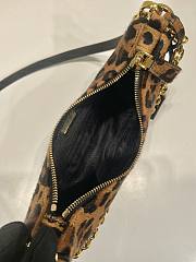 Prada Leopard Print Re-Edition Bag 22.5x18.5x6cm - 4