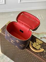 Louis Vuitton LV Nice BB Toiletry Bag 24x18x14.5cm - 2