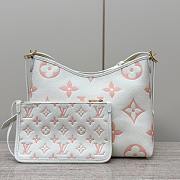 Louis Vuitton LV Carryall Zip NM PM Latte White 29.5 x 24 x 12 cm  - 5