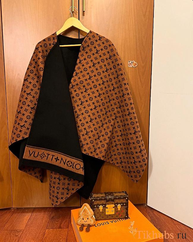 Louis Vuitton LV Monogram Infinity Double-Sided 135x150cm - 1