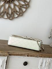  Chanel Flap Bag White Iridescent Lambskin Gold 25cm - 4