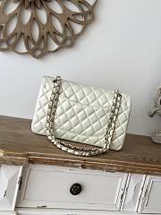  Chanel Flap Bag White Iridescent Lambskin Gold 25cm - 6