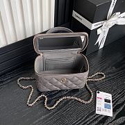 Chanel Vanity Case Top Handle Grey Patent 17cm - 3