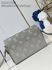 Louis Vuitton LV Steamer Wearable Wallet Khaki Green 18x11x6.5cm - 4