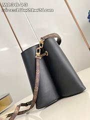 Louis Vuitton LV Bloom PM Bag Black 21x16x21cm - 4