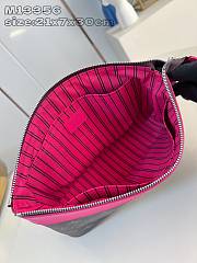 Louis Vuitton LV Pochette Voyage Souple Pink 30x21x7.5cm - 2