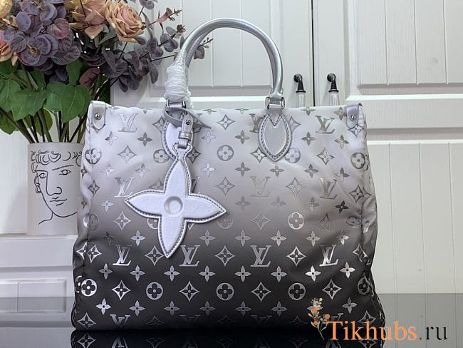 Louis Vuitton LV OnTheGo MM Frost 35x27x14cm - 1