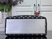 Louis Vuitton LV OnTheGo MM Frost 35x27x14cm - 3
