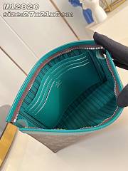 Louis Vuitton LV Pochette Voyage MM Green 27x21x6cm - 3