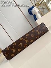 Louis Vuitton LV Pochette Voyage MM Green 27x21x6cm - 2