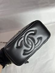 Chanel Vanity Top Handle Lambskin Black 17cm - 5