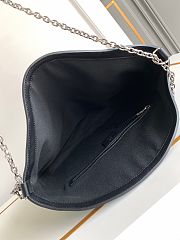Givenchy Voyou Medium Leather Shoulder Bag Black 36.5x27x32cm - 3