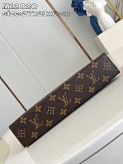 Louis Vuitton LV Pochette Voyage MM Red 27x21x6cm - 3
